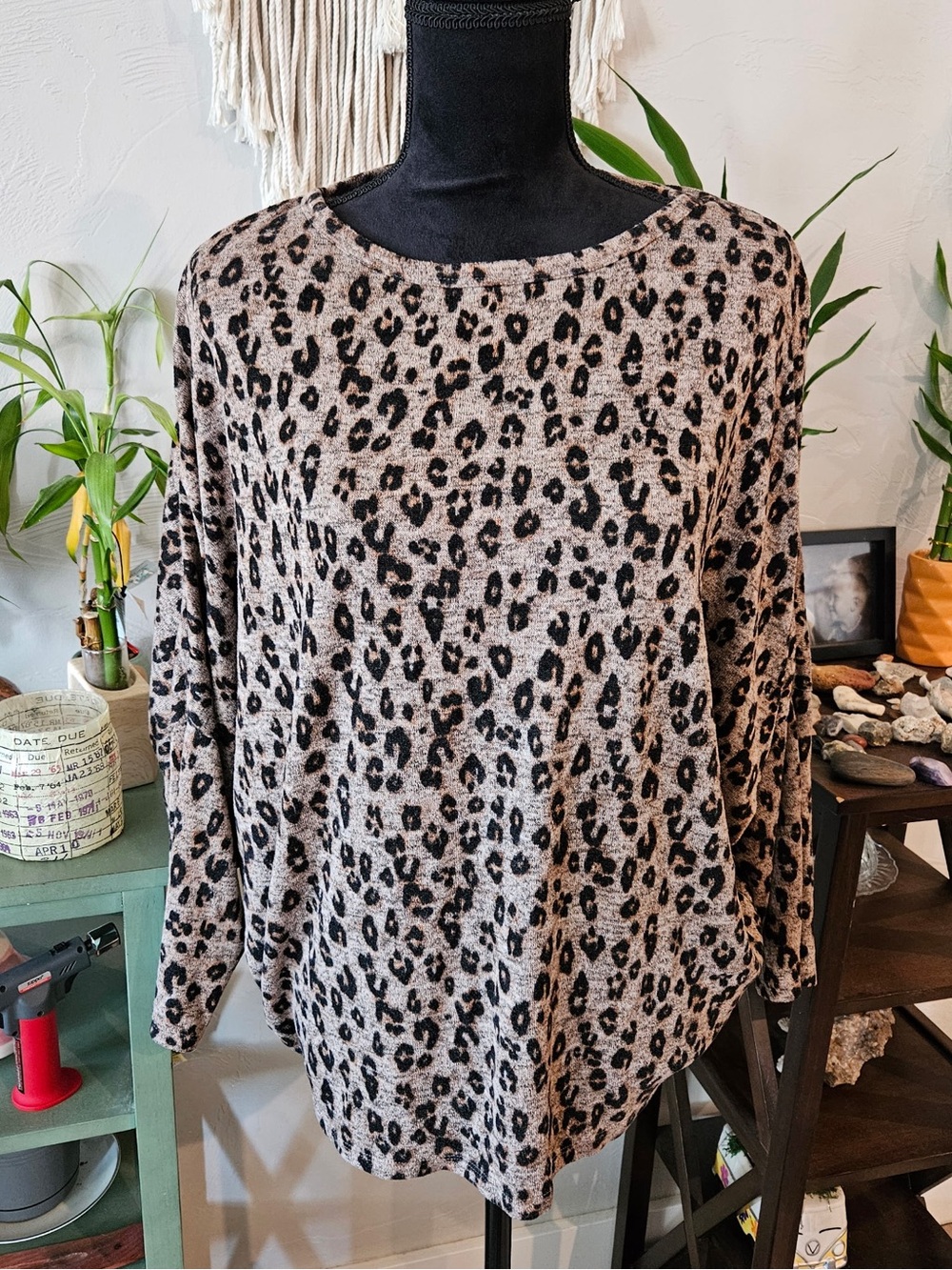 Women's Leopard Print Long Sleeve Tunic - Beige/Black